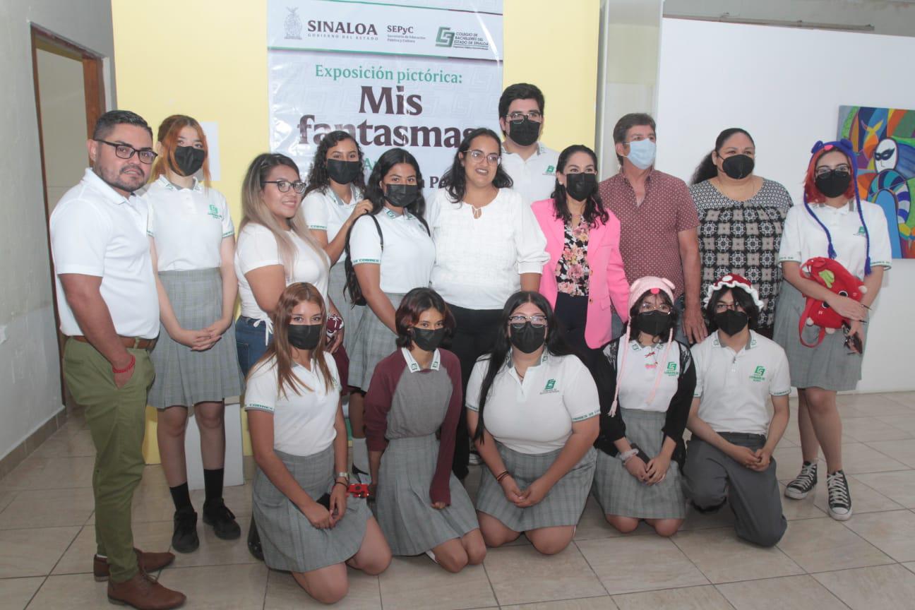 $!Algunos jóvenes estudiantes estuvieron presentes en la inauguración.