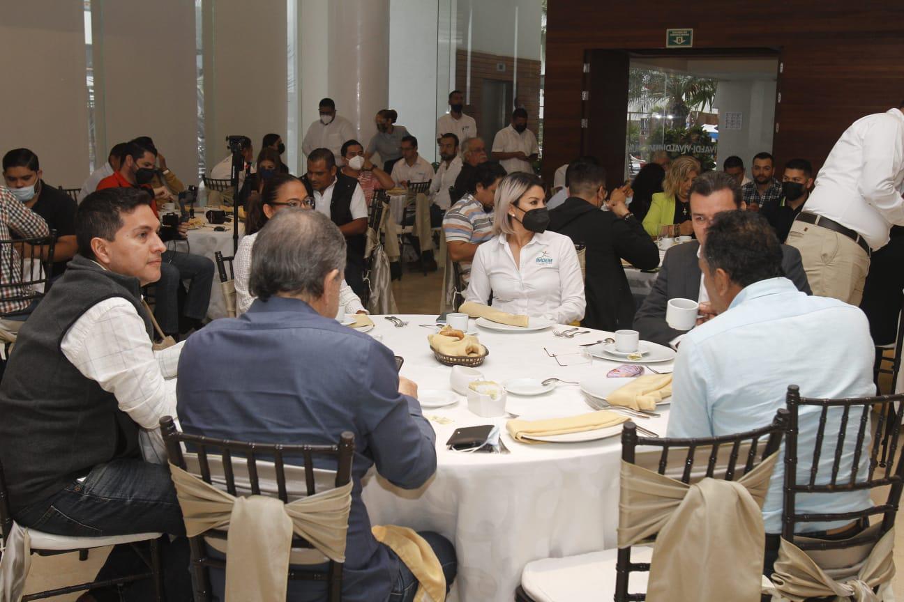 $!Entregan nombramientos a presidentes de comités deportivos de Mazatlán