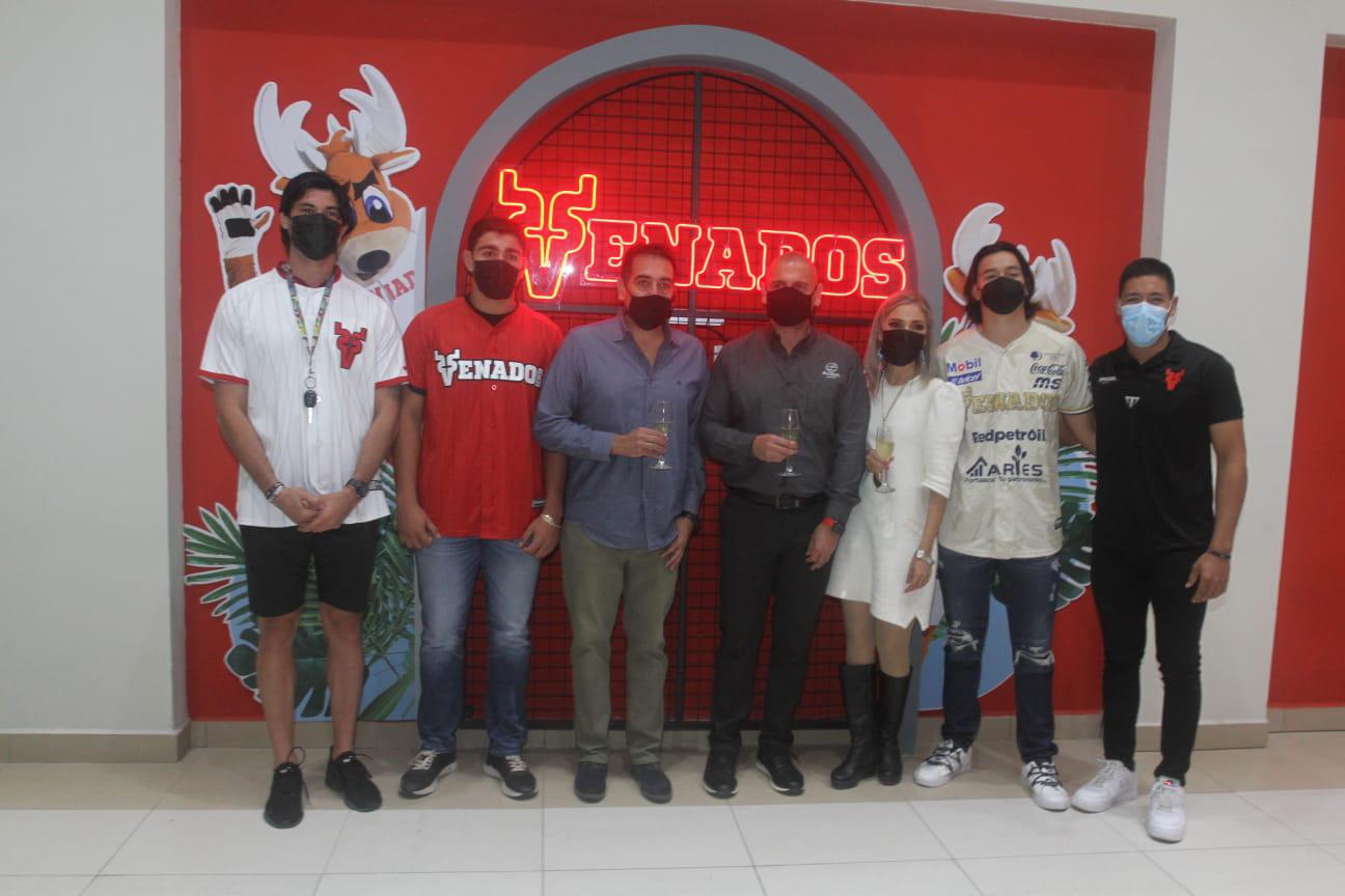 $!Venados de Mazatlán inaugura su Paseo de la Fama en Plaza Acaya