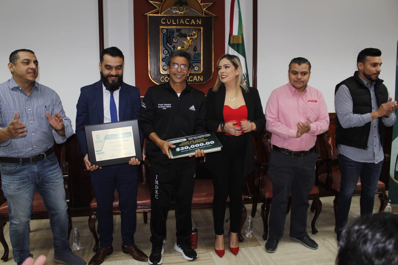 $!Gaxiola y García reciben el Premio Municipal del Deporte, en Culiacán