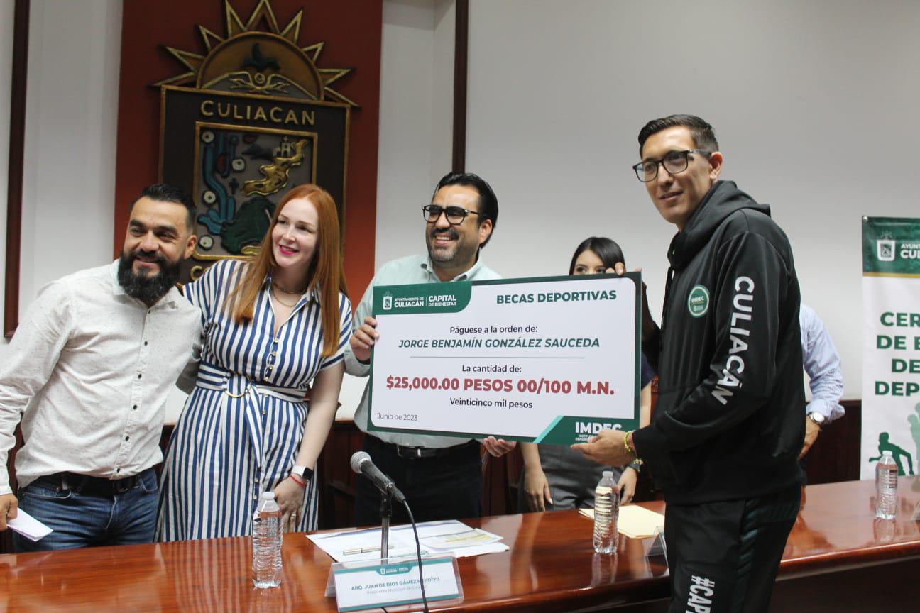 $!Reactivan entrega de becas deportivas en Culiacán