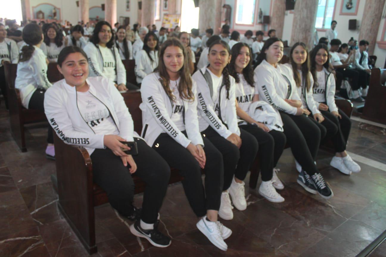 $!Se une la Selección de Mazatlán en un momento de reflexión