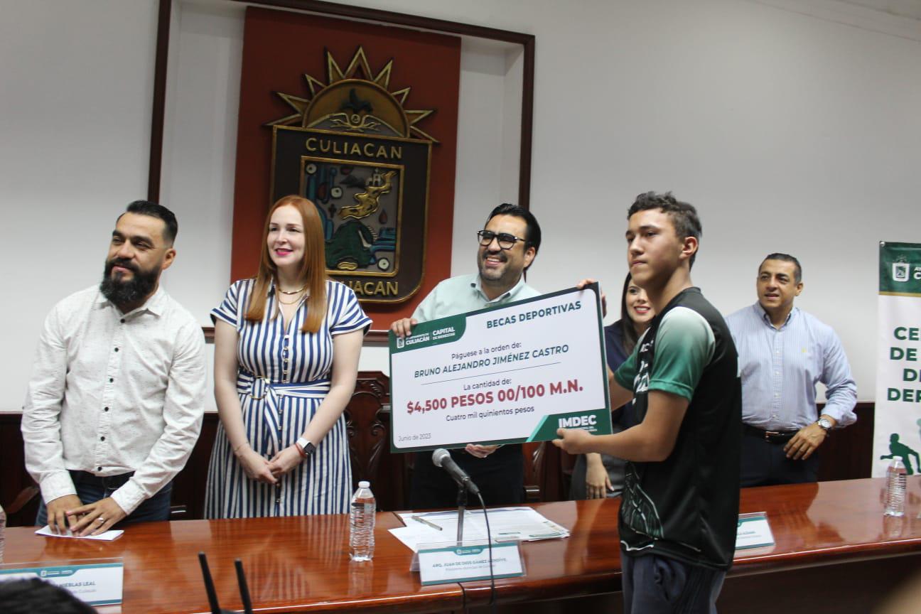 $!Reactivan entrega de becas deportivas en Culiacán