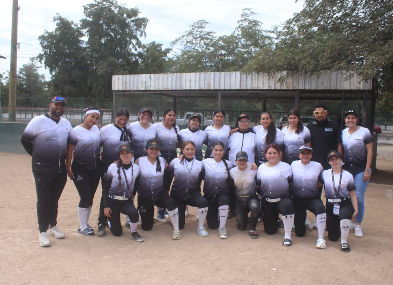 $!Mazatlán conquista los oros en el softbol de la etapa estatal de Juegos Conade
