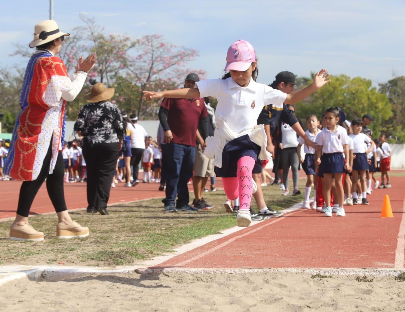 $!Niños de preescolar toman parte de la activación física