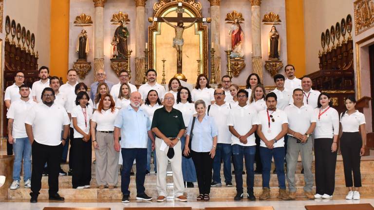 Todo el equipo de Datemex Culiacán, presente en la misa de acción de gracias en La Catedral.