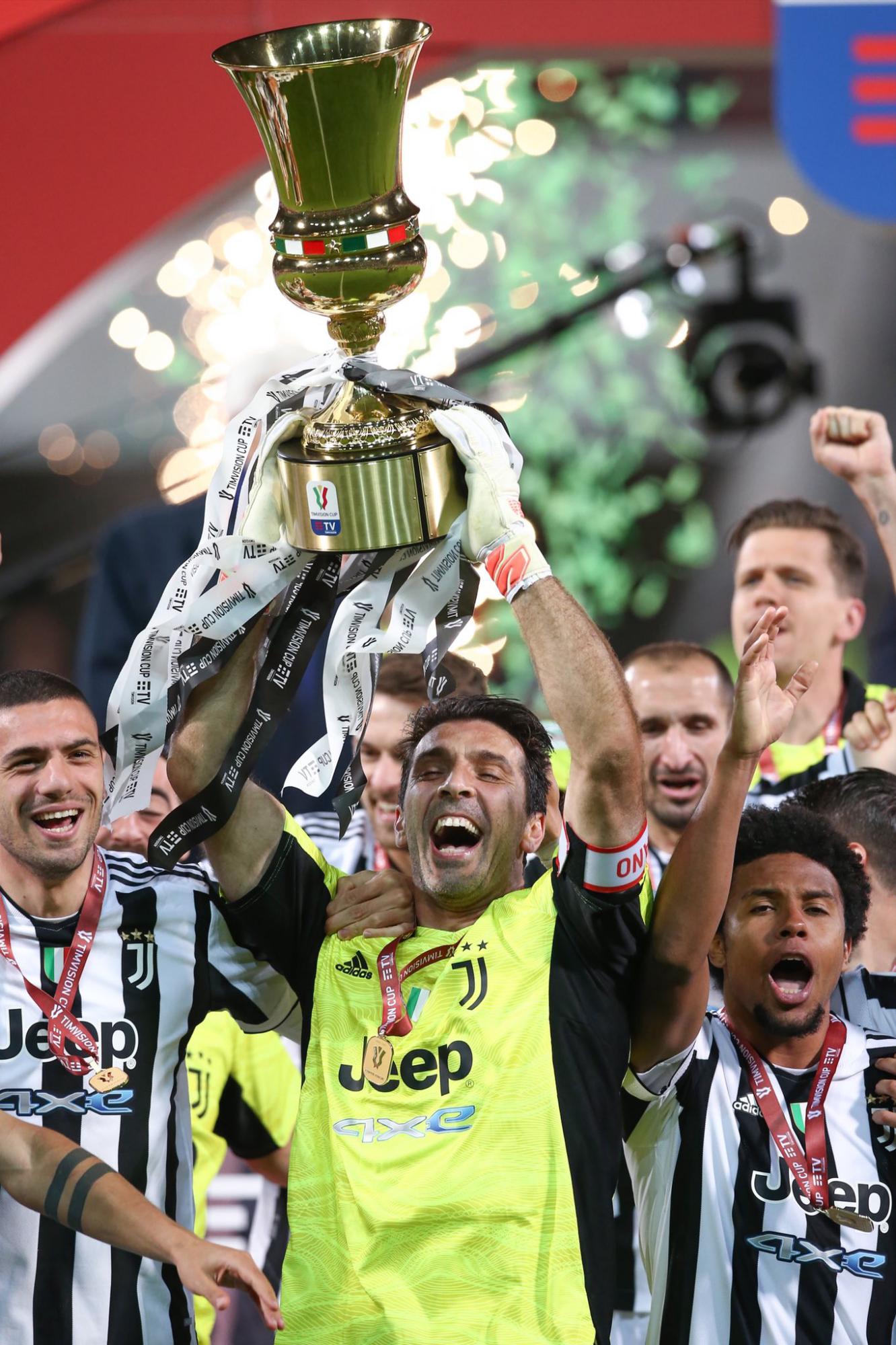 $!Gianluigi Buffon prolonga su carrera volviendo a Parma, su primer club