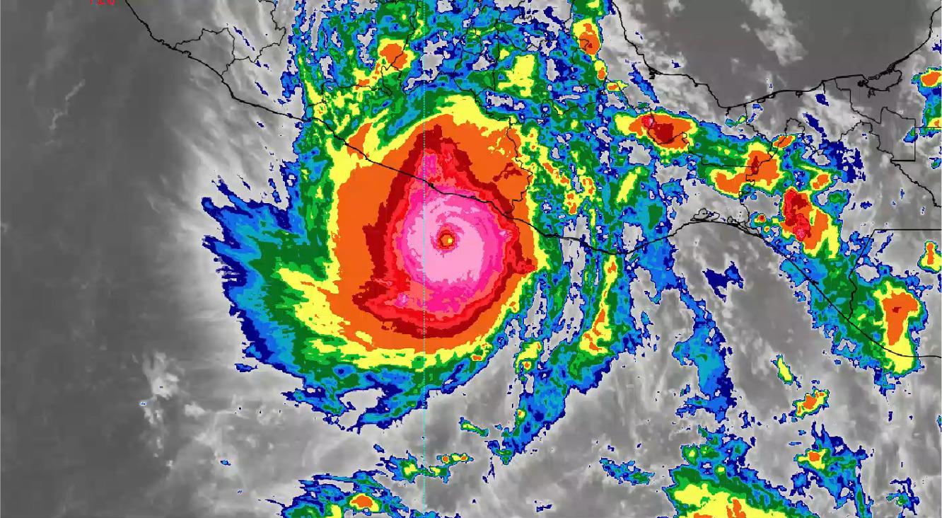 $!Impacto del huracán Otis en Acapulco, Guerrero, con vientos máximos de 270 kilómetros por hora y rachas de hasta 330.