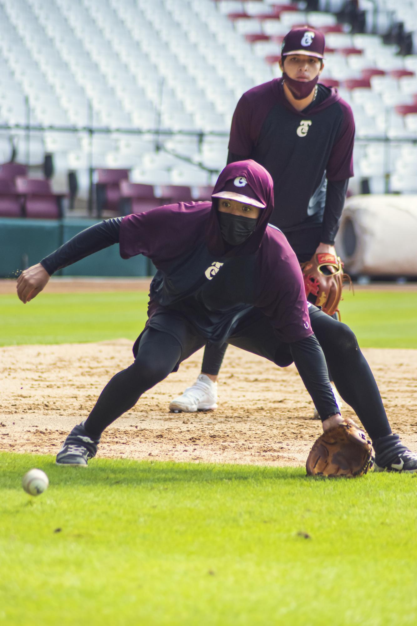 $!Tomateros de Culiacán sostiene intenso trabajo sabatino