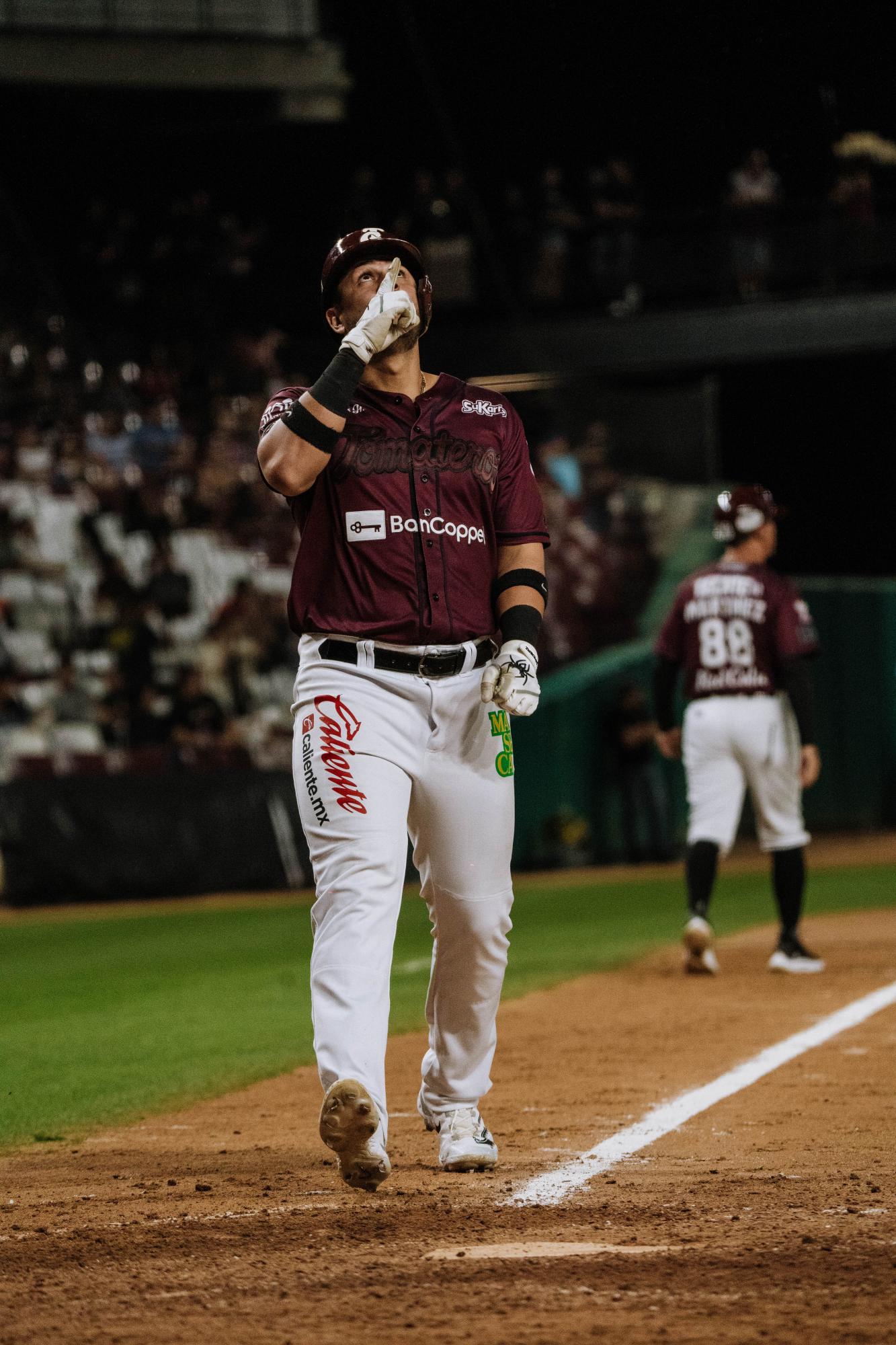 $!Águilas apalea a Tomateros y vuela con la serie