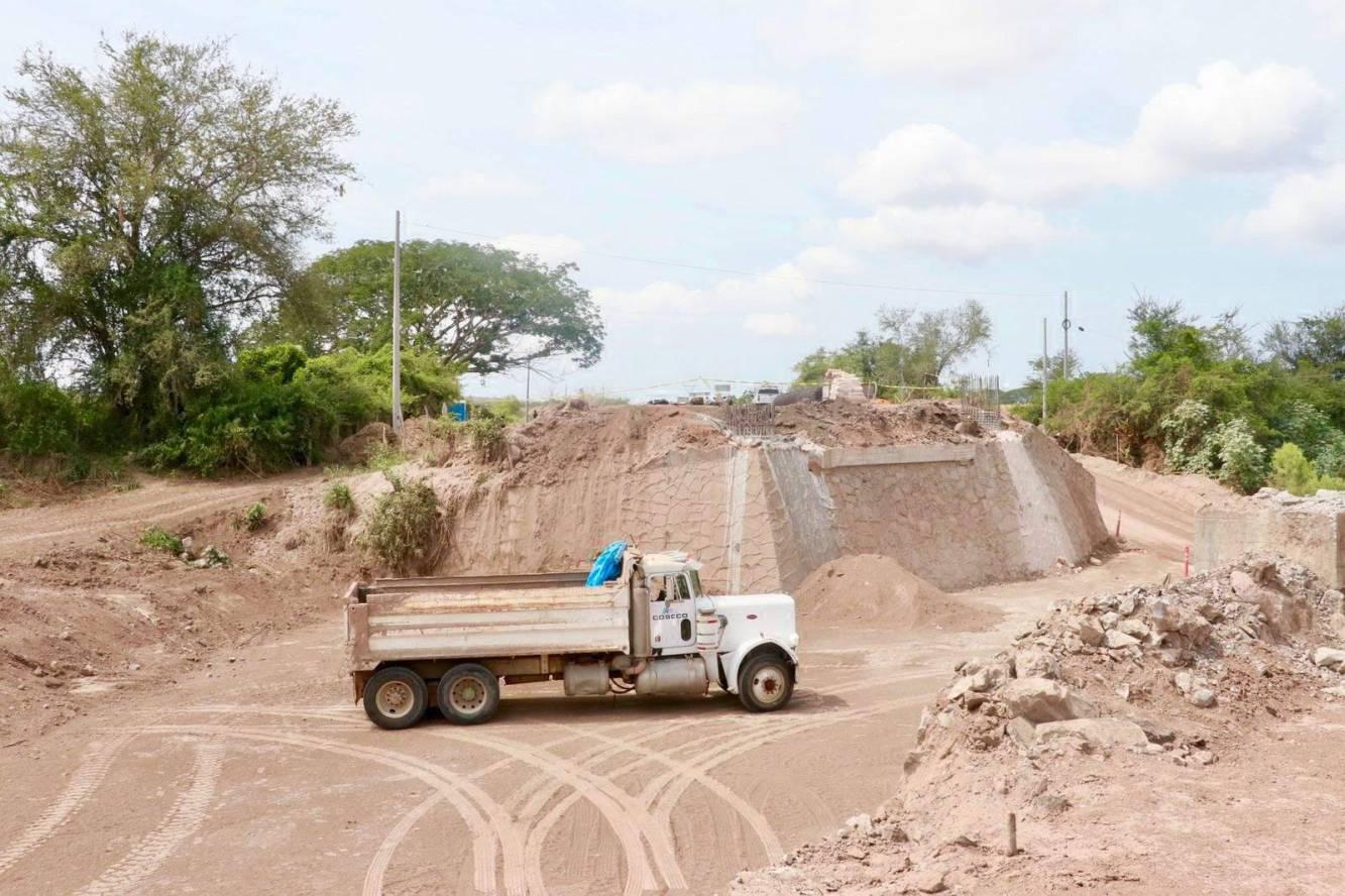 $!Puente de El Quelite, un año de afectaciones para los habitantes de la región
