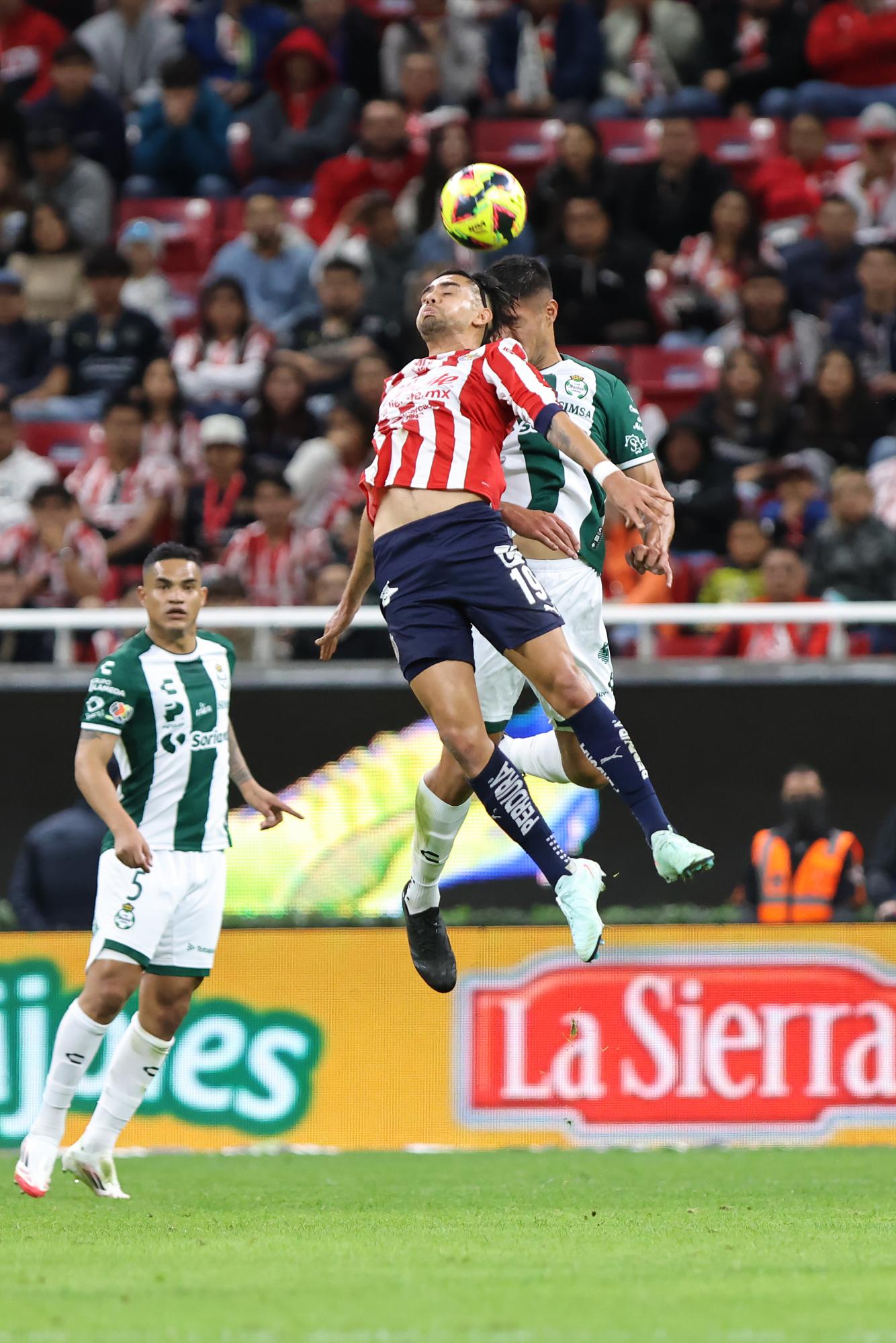 $!Gol de Piojo Alvarado da el primer triunfo a Chivas en el torneo
