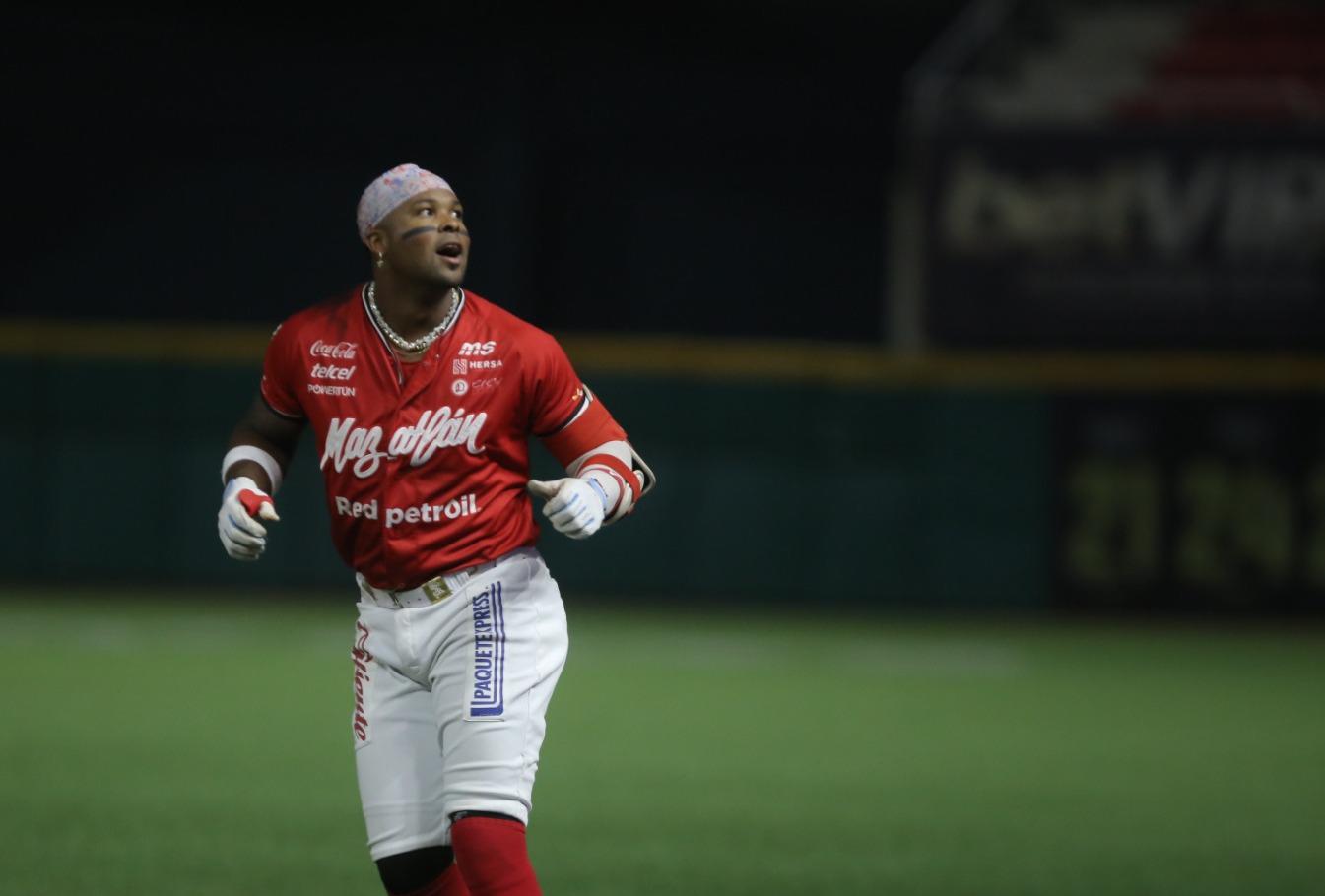 $!Kingham rompe maleficio y enfila a Venados llevarse primero de la serie ante Sultanes
