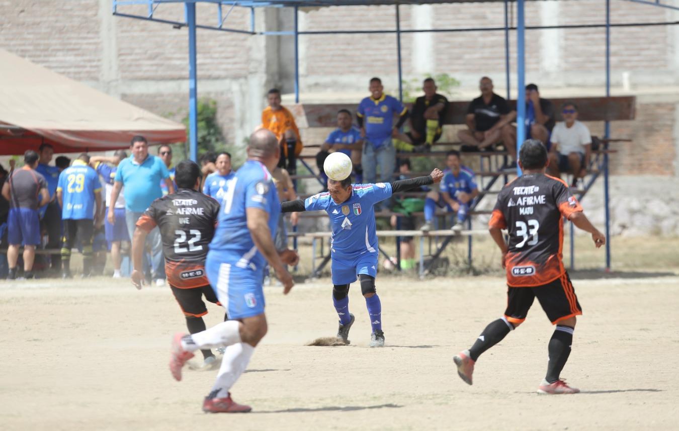 $!López Mateos y Atrio Arquitectos definen al campeón Veteranos