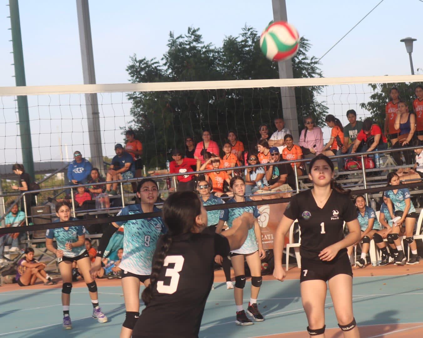 $!Guasave y Panteras Culiacán, campeones de Copa de Voleibol Imdem