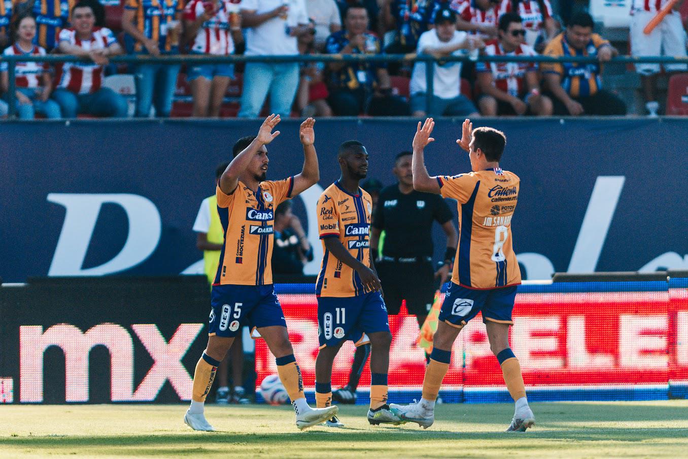 $!Atlético de San Luis remontó y vapuleó al Querétaro