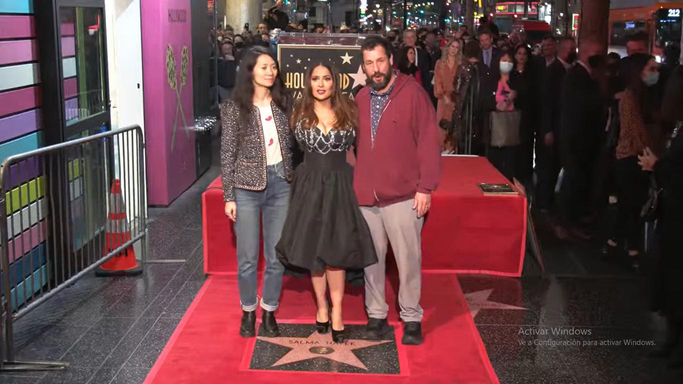 $!Devela Salma Hayek su estrella en el Paseo de la Fama