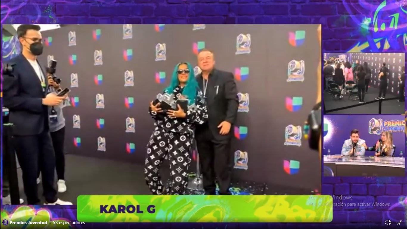 $!Ángela Aguilar y Christian Nodal se llevan el Premio Juventud por ‘Dime cómo quieres’