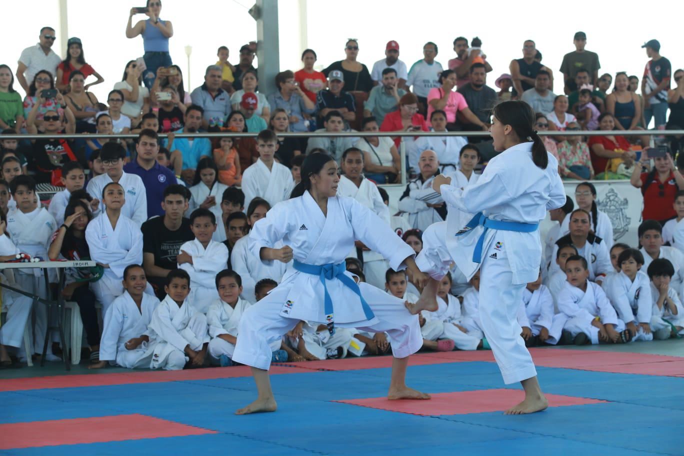 $!Gran fiesta viven karatecas en inauguración de Copa Noroeste
