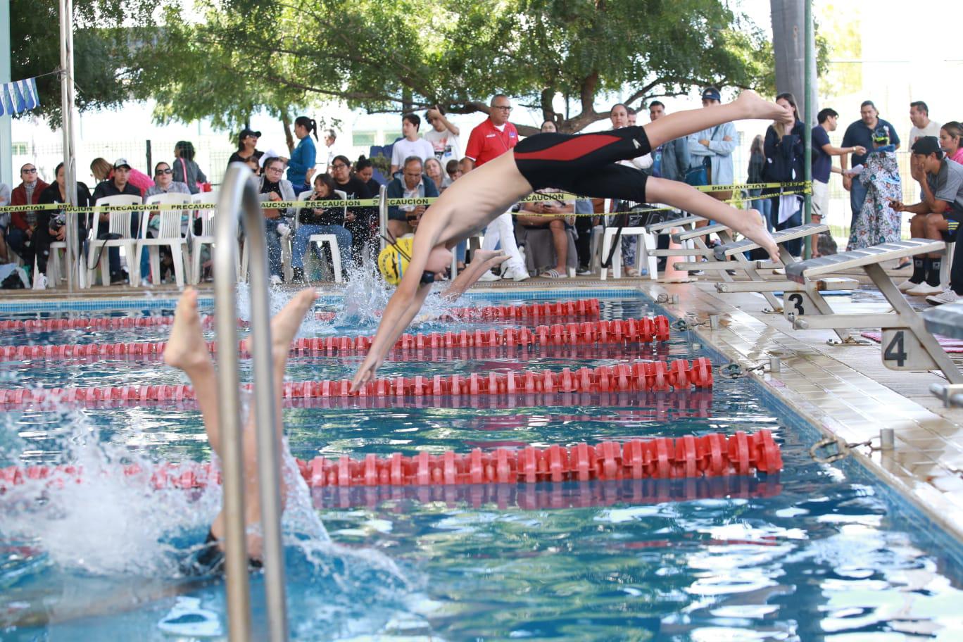 $!Alberca Olímpica Mazatlán domina Copa de Natación Espartanos