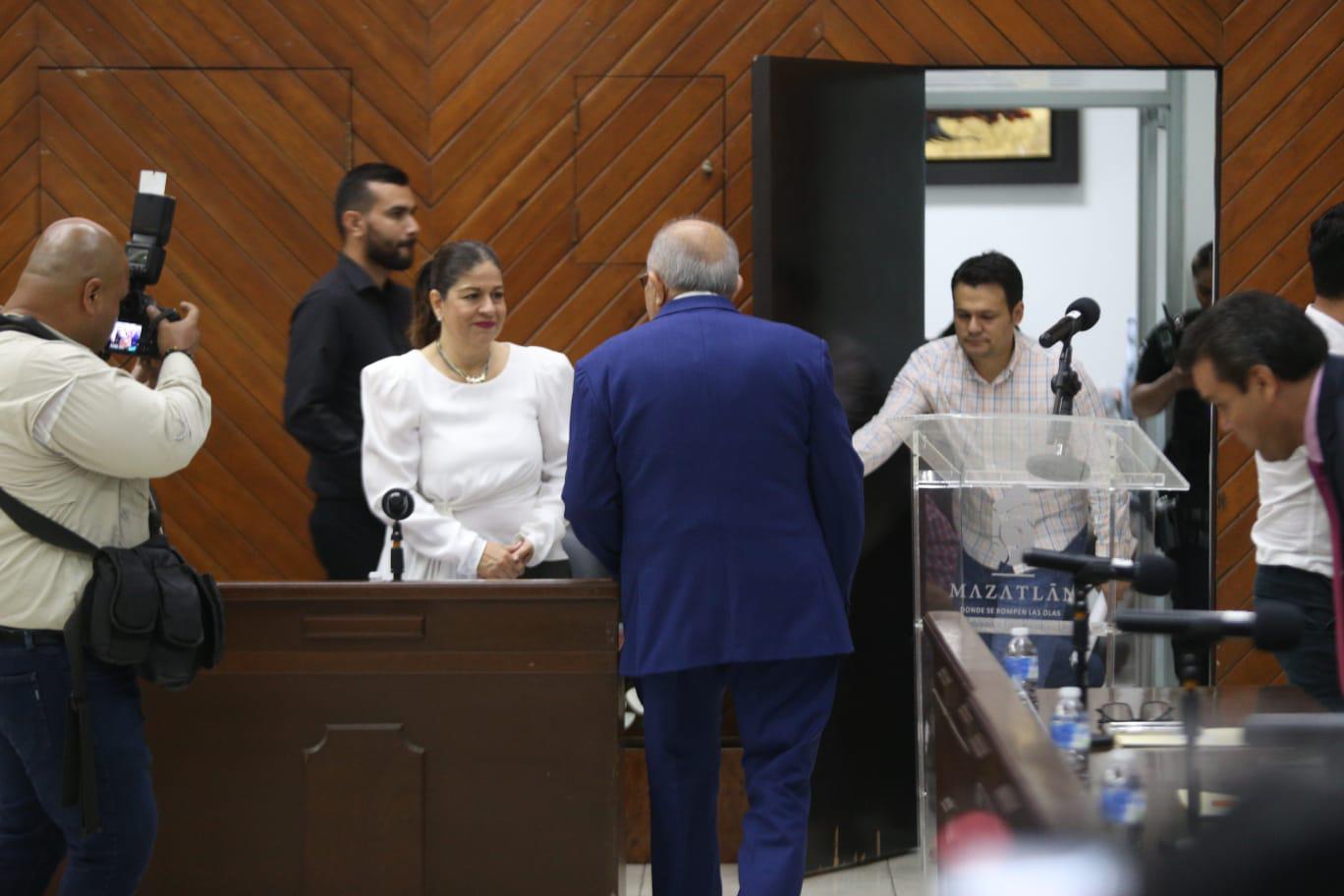 $!Renuncia ‘El Químico’ como Alcalde de Mazatlán; será Secretario de Turismo con Rocha Moya