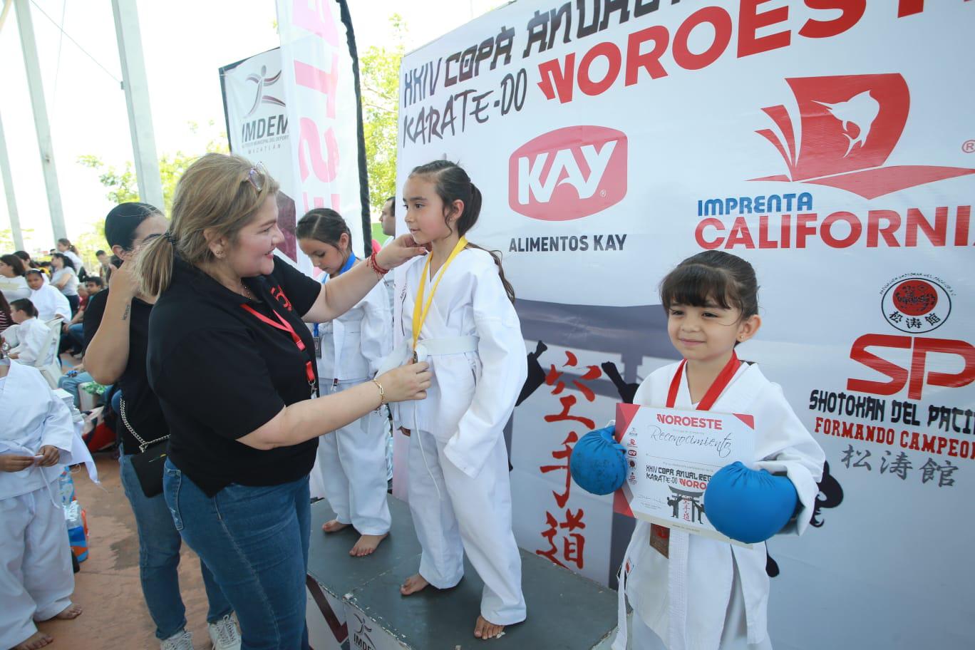 $!Fomentan el deporte en la edición 24 de la Copa Datemex de Karate-Do