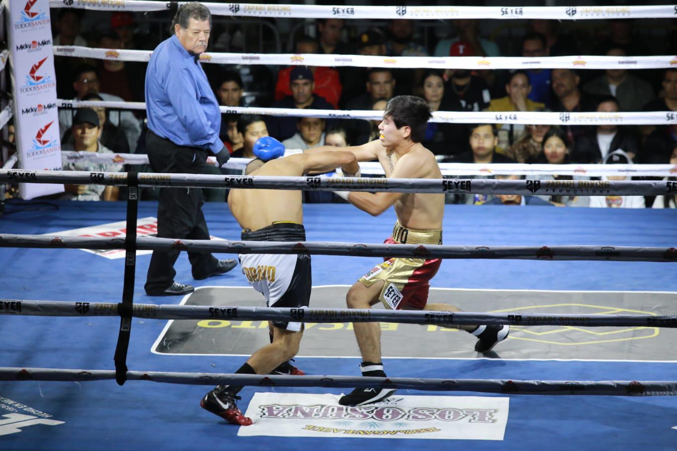 $!‘Veneno’ alarga su invicto en función Combate en el Pacífico