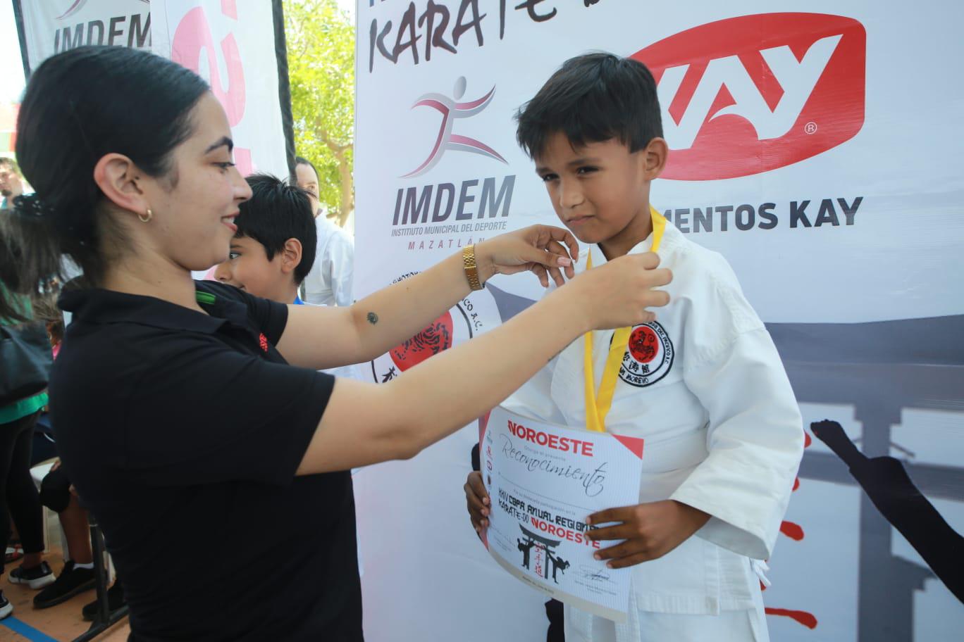 $!Fomentan el deporte en la edición 24 de la Copa Datemex de Karate-Do