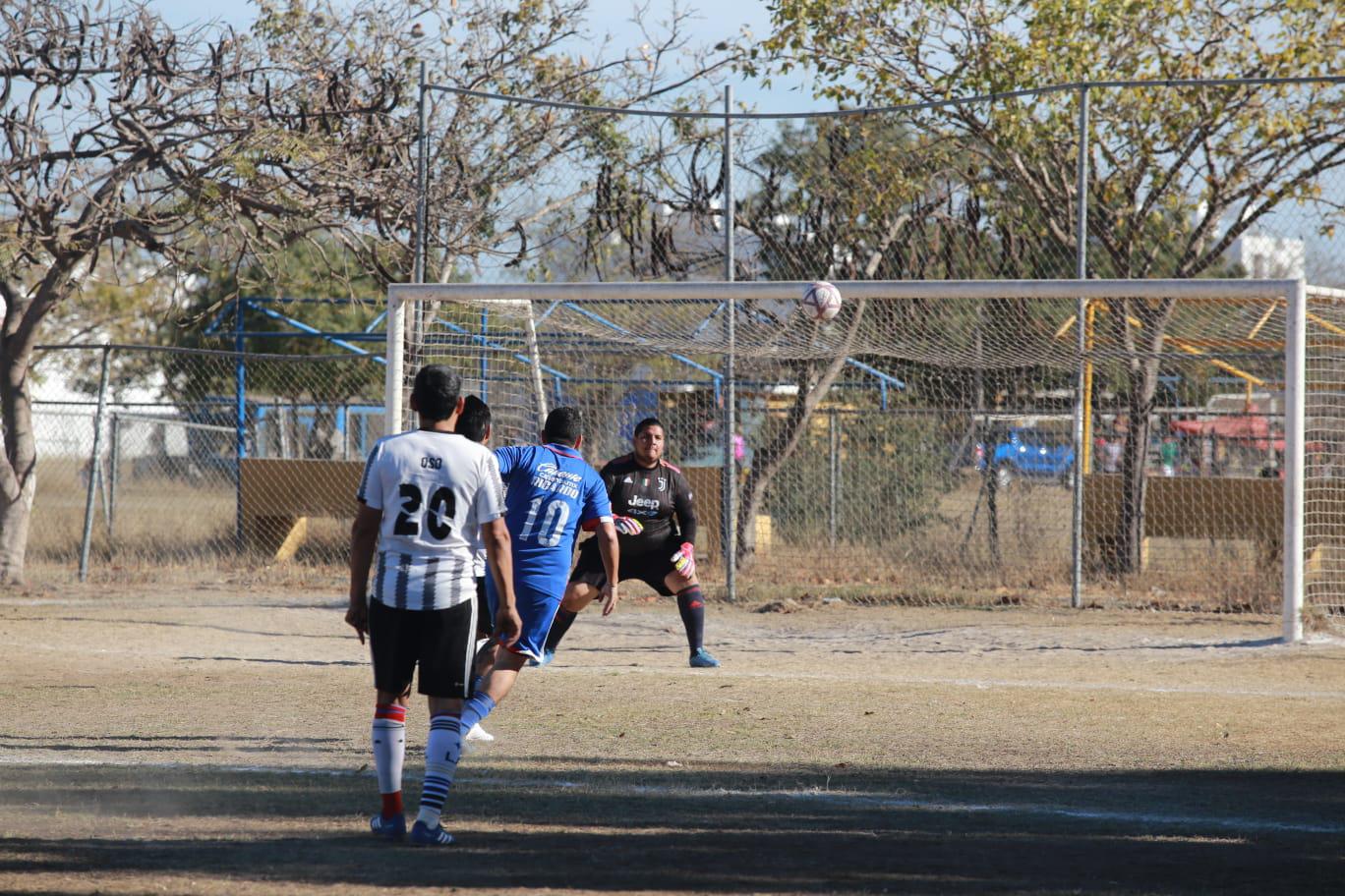 $!Asume Visane-Ramada la cima de Liga de Futbol Intermédicos