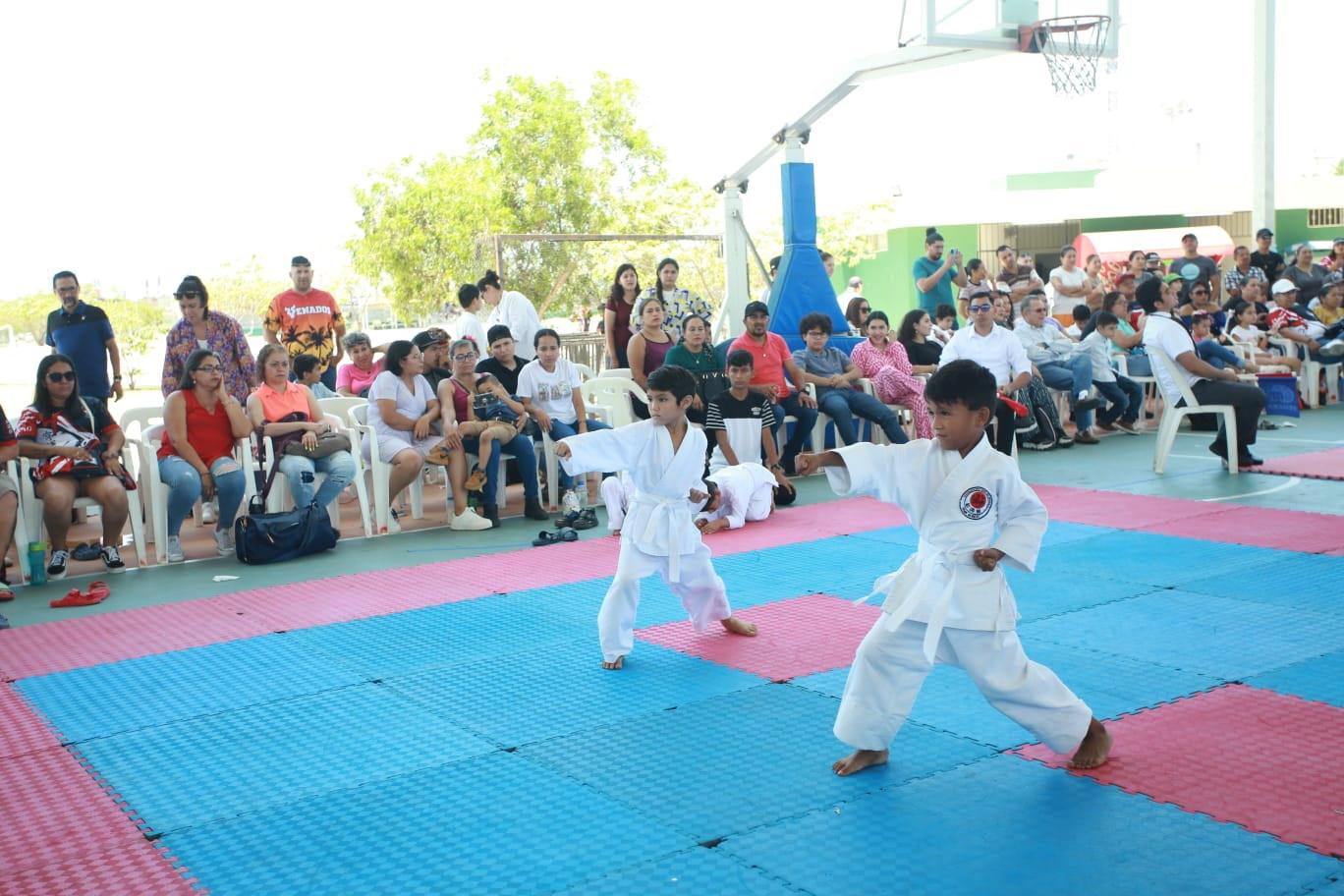 $!Fomentan el deporte en la edición 24 de la Copa Datemex de Karate-Do