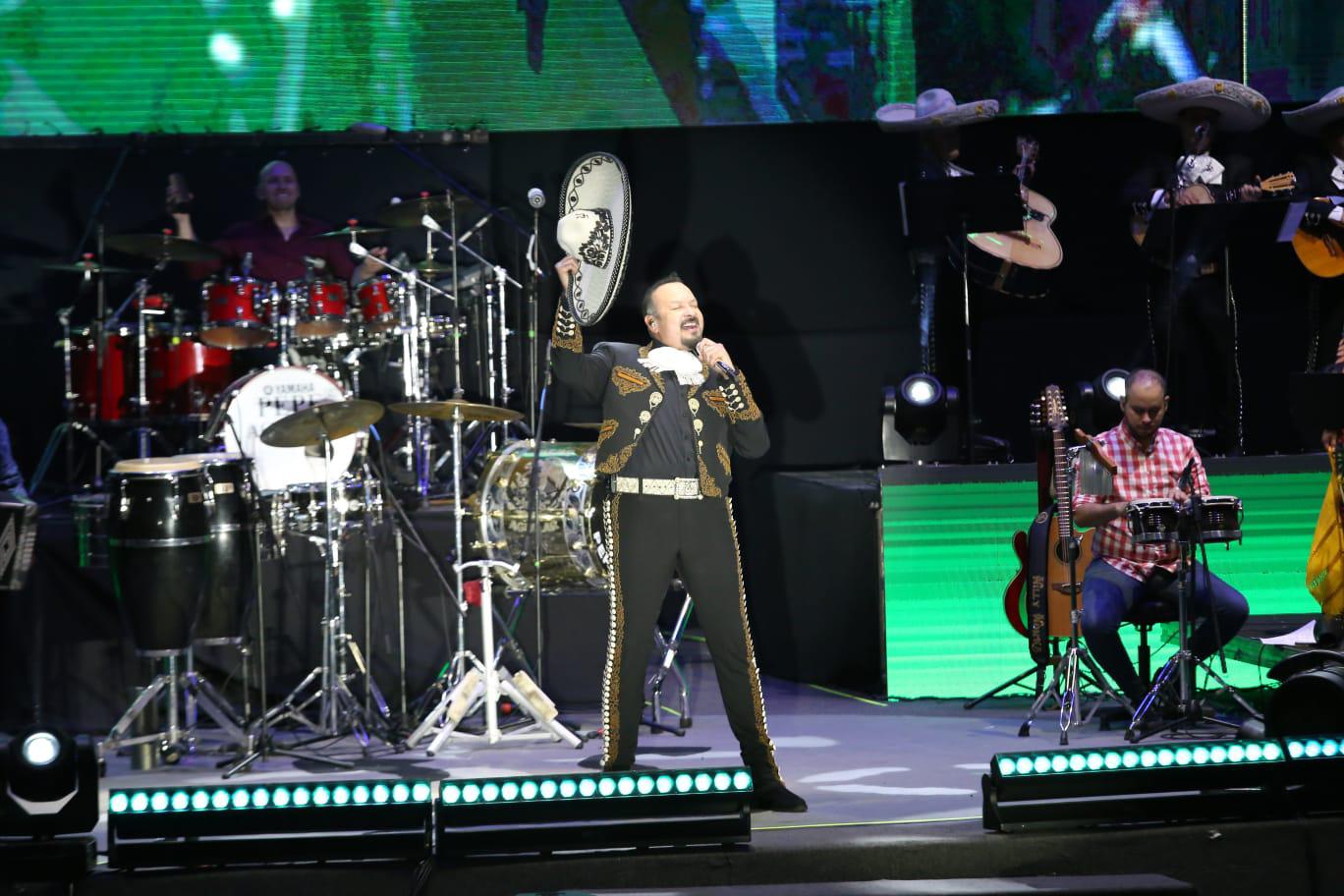 $!Abren Los Aguilar la tradicional Feria Nacional de Durango 2022