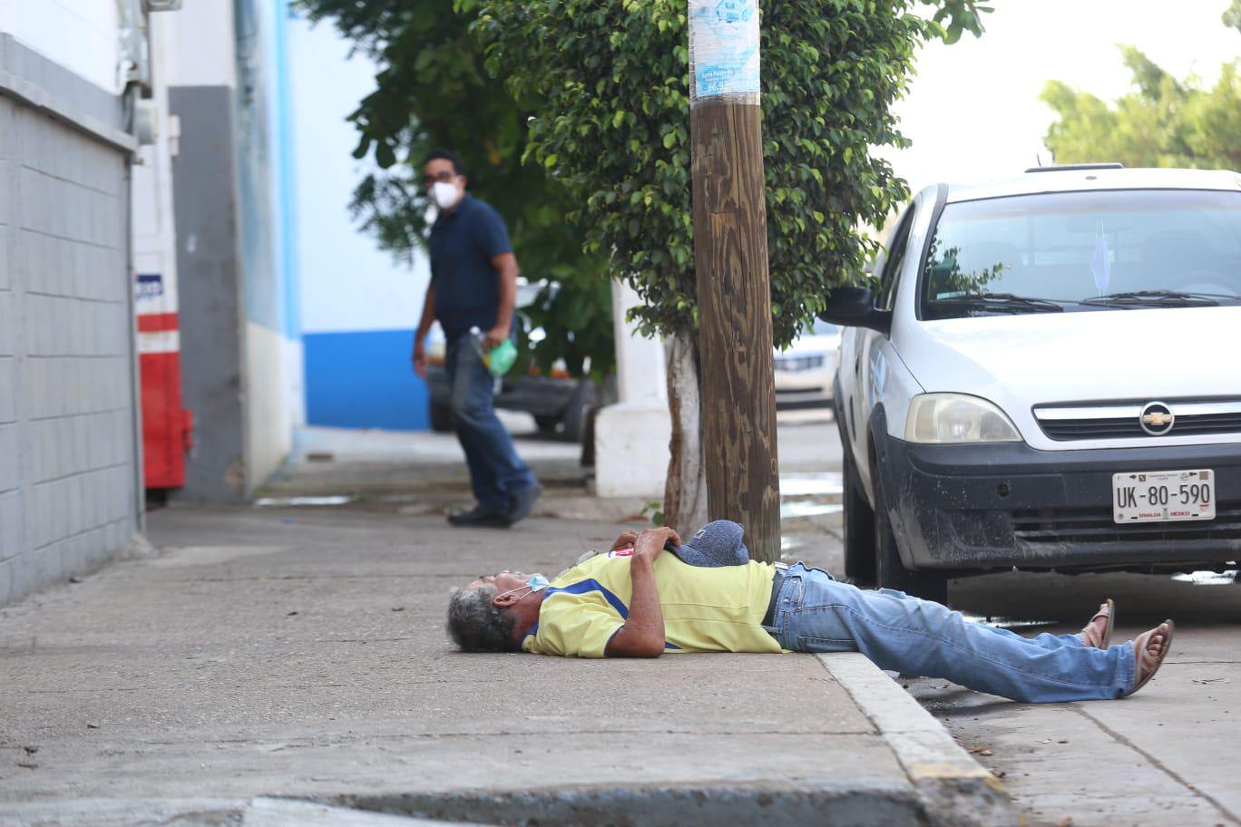 $!En Mazatlán una empresa de oxígeno no vende si no tienen contratados los tanques con ella, denuncian ciudadanos