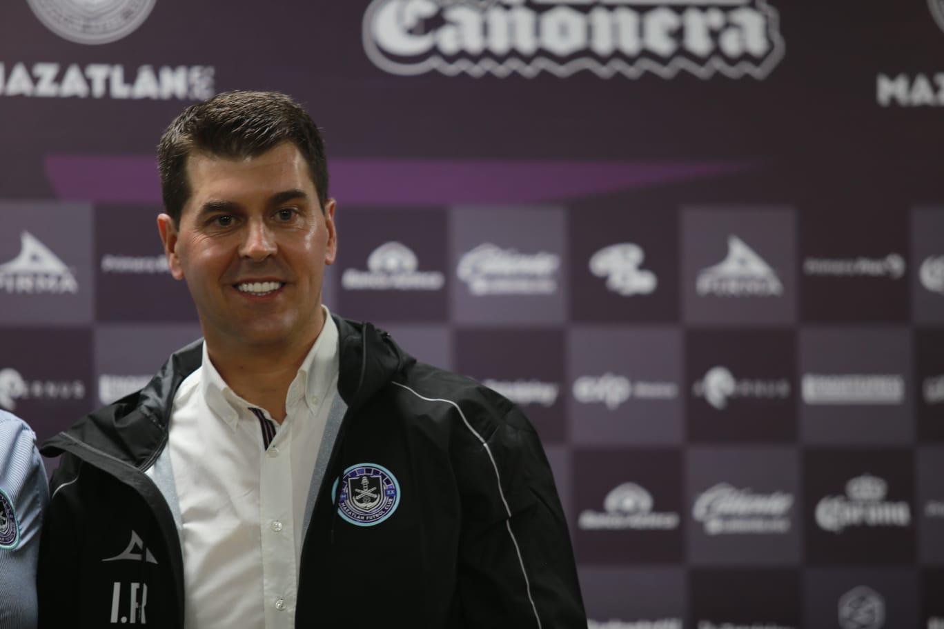 $!Queremos que los equipos que vengan a Mazatlán vivan un infierno: Ismael Rescalvo