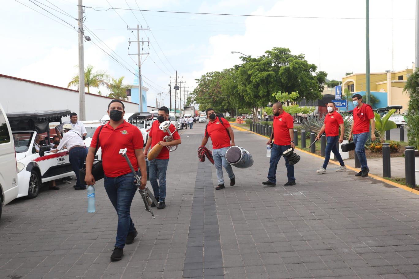 $!Turistas del crucero Carnival Panorama ya recorren Mazatlán
