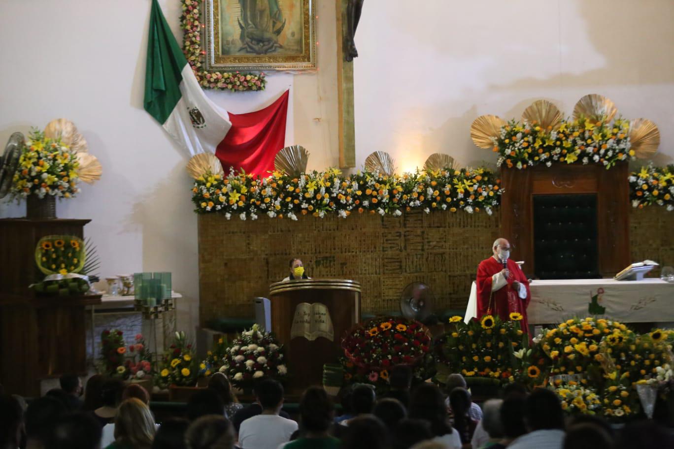 $!Cantan ‘Las mañanitas’ a San Judas Tadeo, en Mazatlán