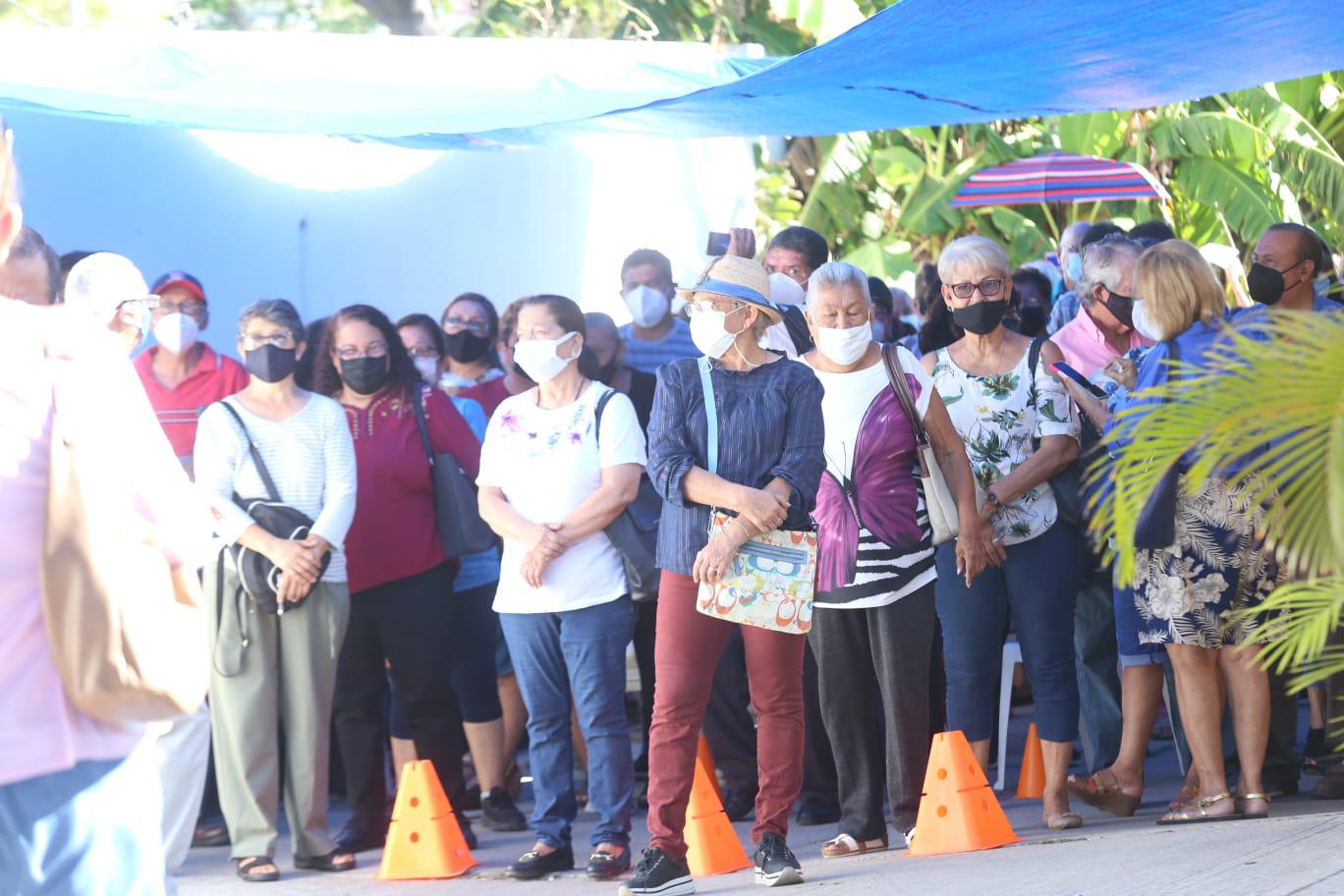 $!Con denuncias de padrones incompletos, votan para renovar dirigencia del SNTE 27 en Mazatlán