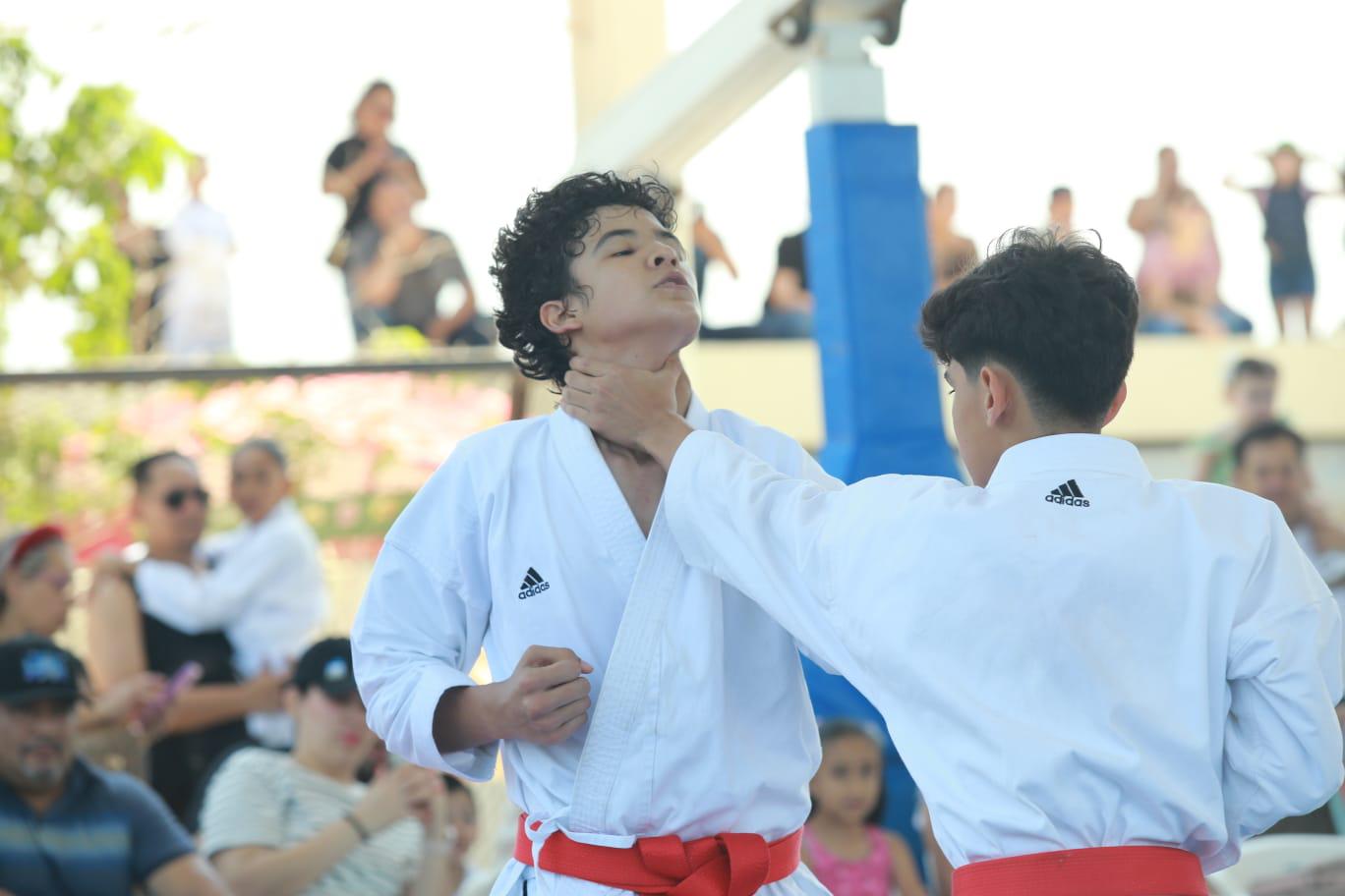 $!Gran fiesta viven karatecas en inauguración de Copa Noroeste
