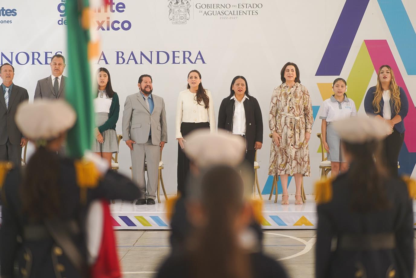 $!Evento educativo al que asistió la gobernadora Teresa Jiménez el lunes 23 de octubre.