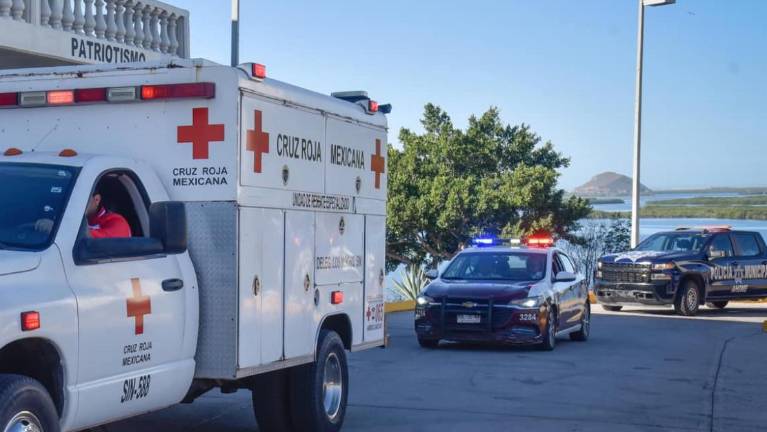 El Hospital General de Los Mochis reportó a las autoridades el ingreso de una persona con herida en la cabeza por proyectil de arma de fuego.