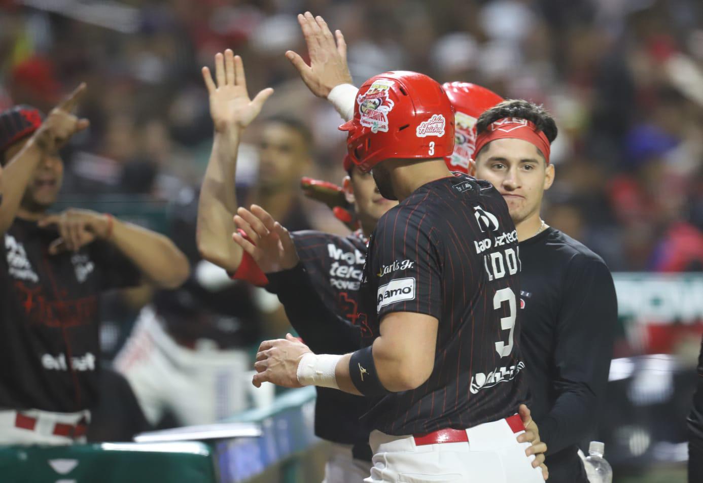 $!Venados pega de nuevo a Tomateros y está a la mitad del camino a la final