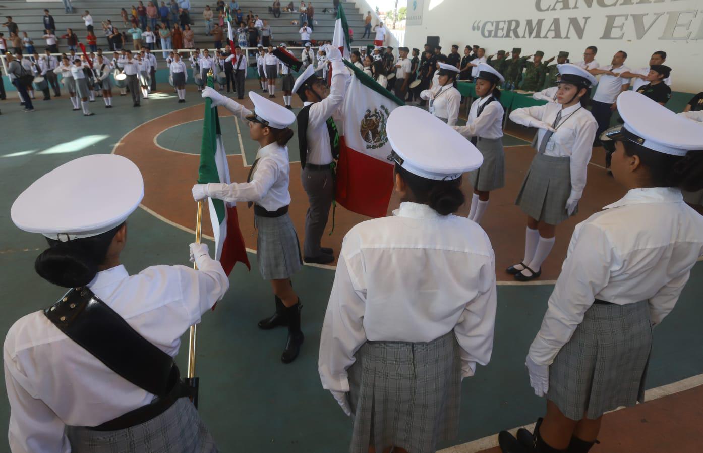 $!Villa Unión y Escuinapa clasifican a estatal de Bandas de Guerra y Escoltas de Cobaes