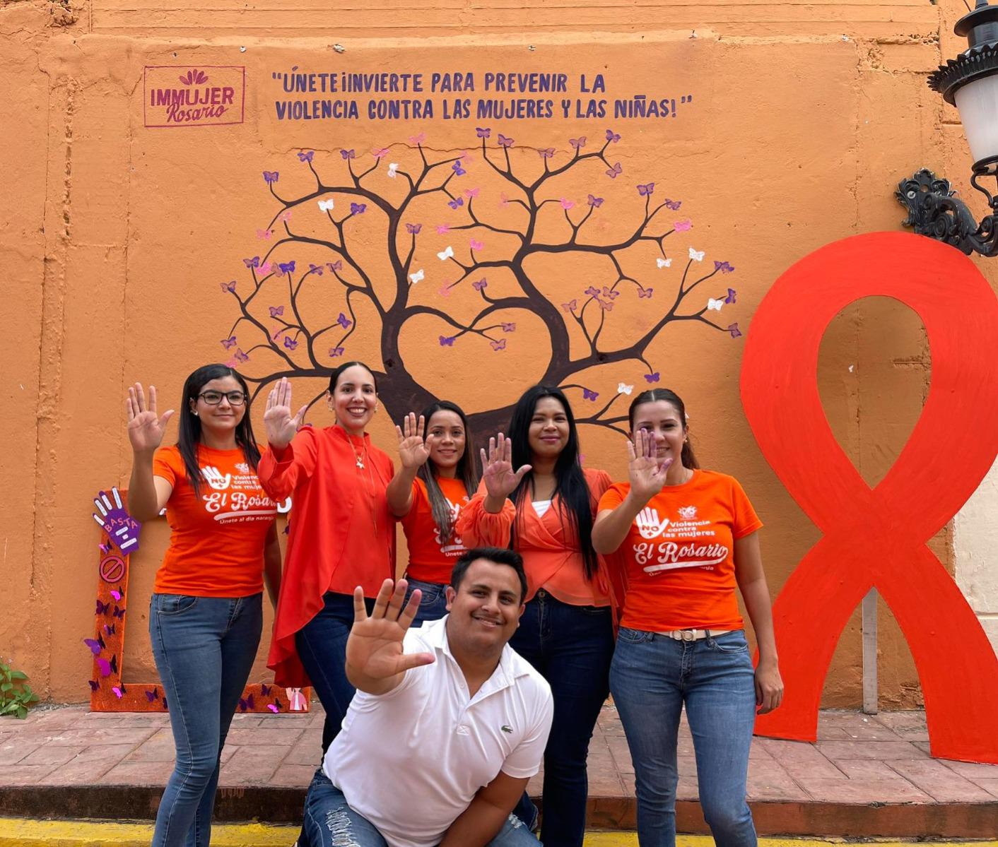 $!En Rosario marchan e inauguran mural contra la violencia a mujeres y niñas