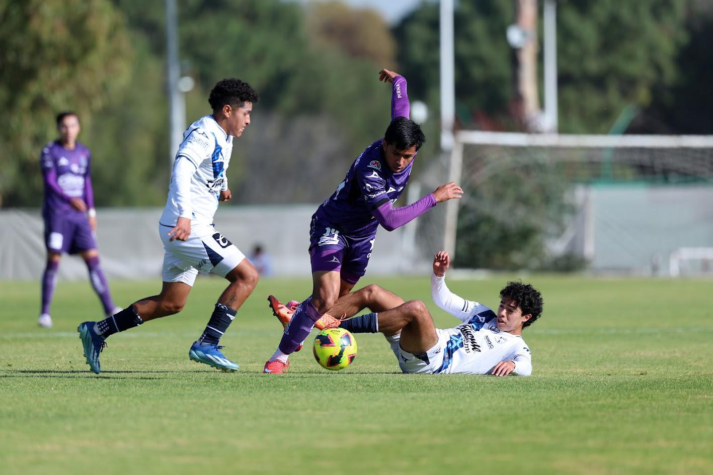 $!La Armería Sub 19 suma puntos ante el Puebla