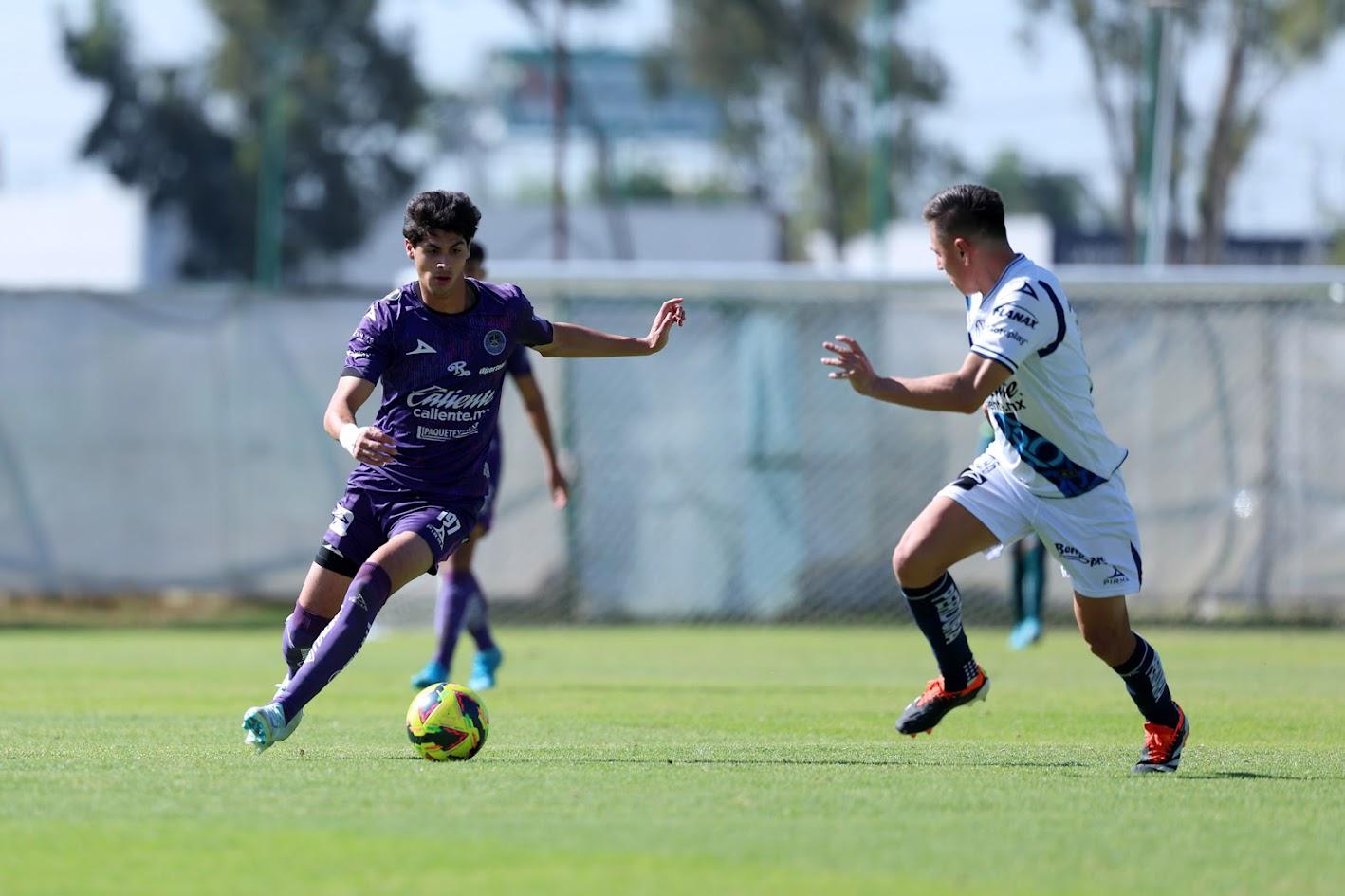 $!La Armería Sub 19 suma puntos ante el Puebla