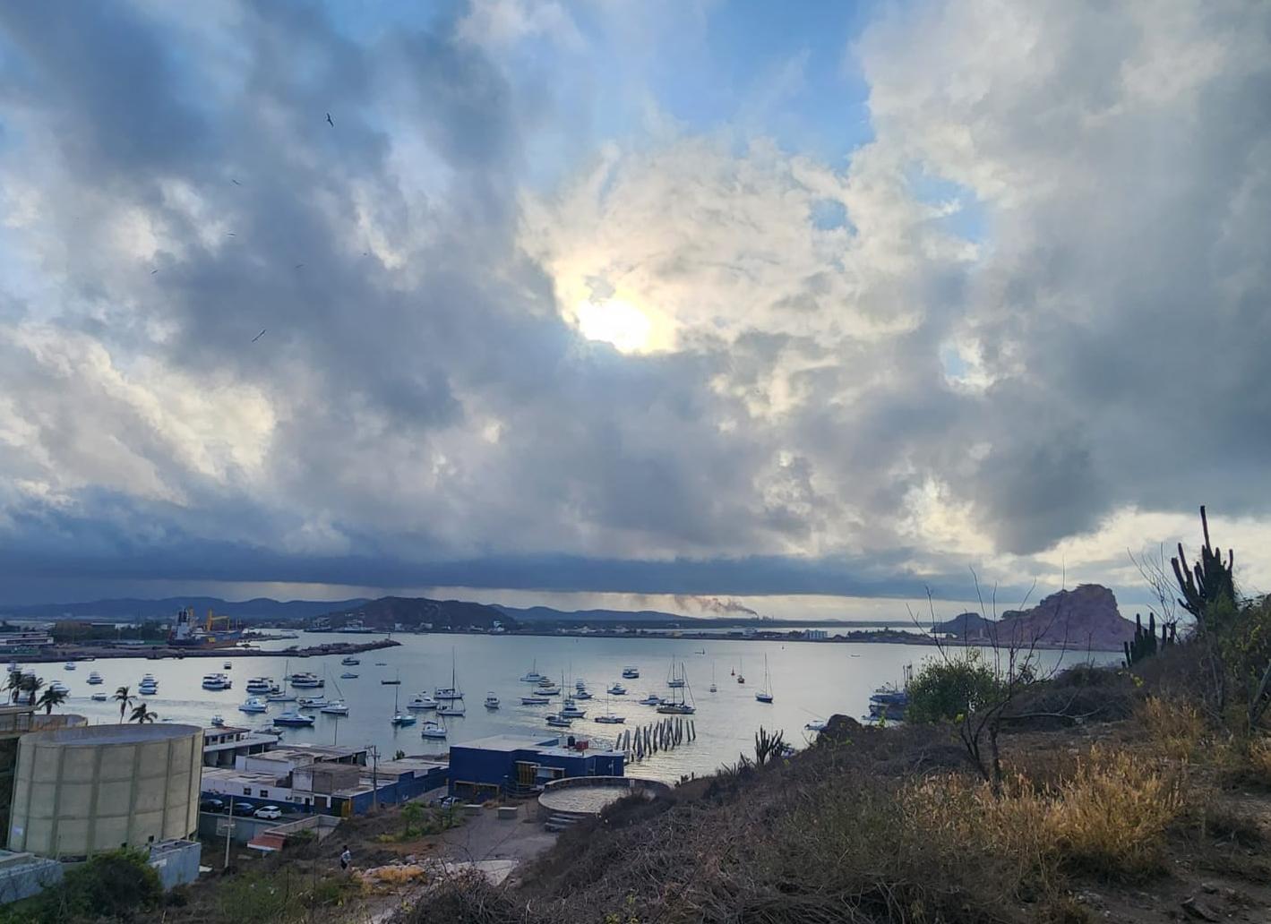 $!Caen las primeras lluvias de la temporada en Mazatlán