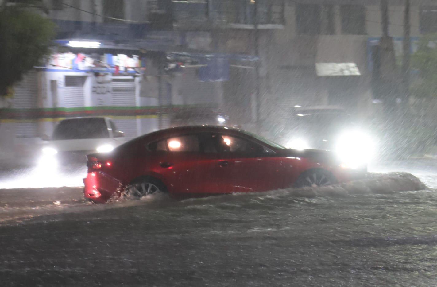 $!Azota ‘Ivo’ con lluvias, rayos e inundaciones a varios municipios de Sinaloa
