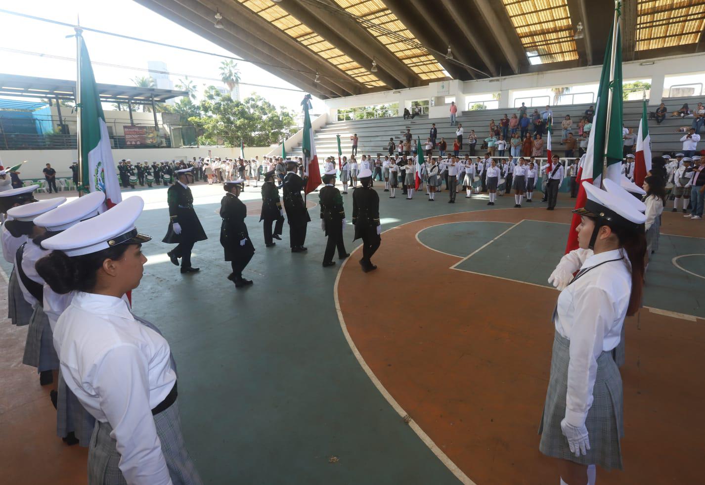 $!Villa Unión y Escuinapa clasifican a estatal de Bandas de Guerra y Escoltas de Cobaes