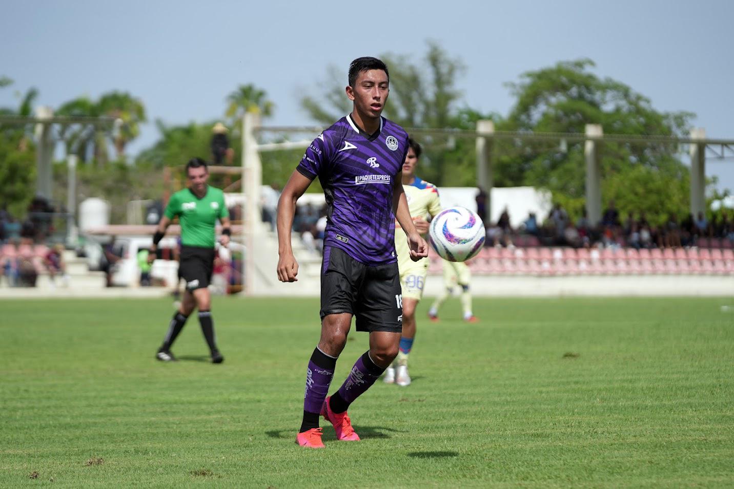 $!La Armería rescata un empate ante América en los Juveniles
