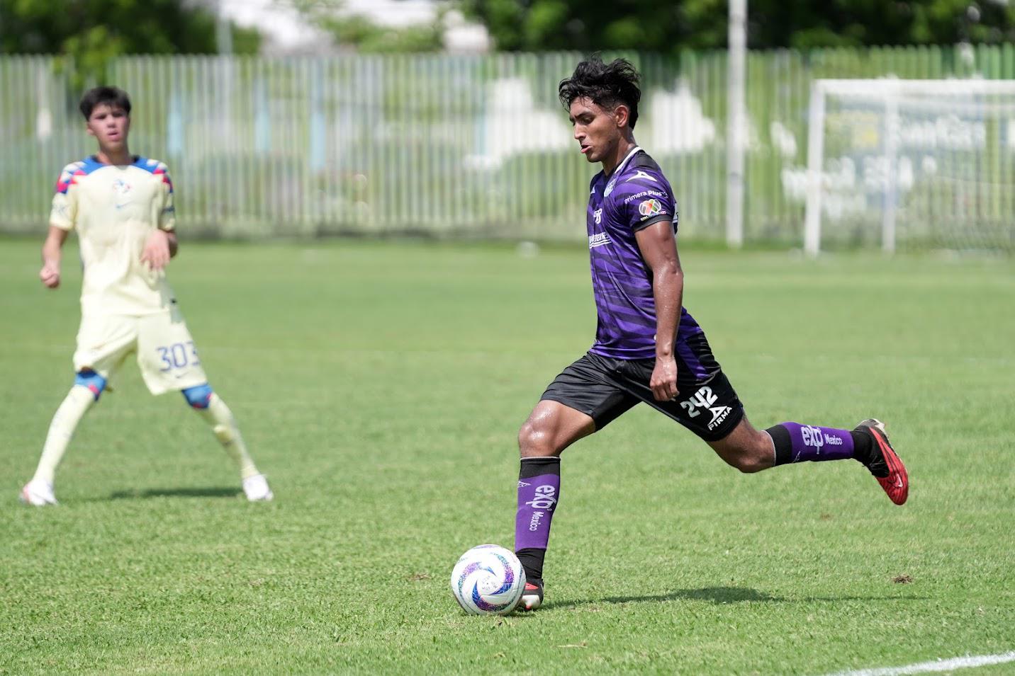 $!La Armería rescata un empate ante América en los Juveniles