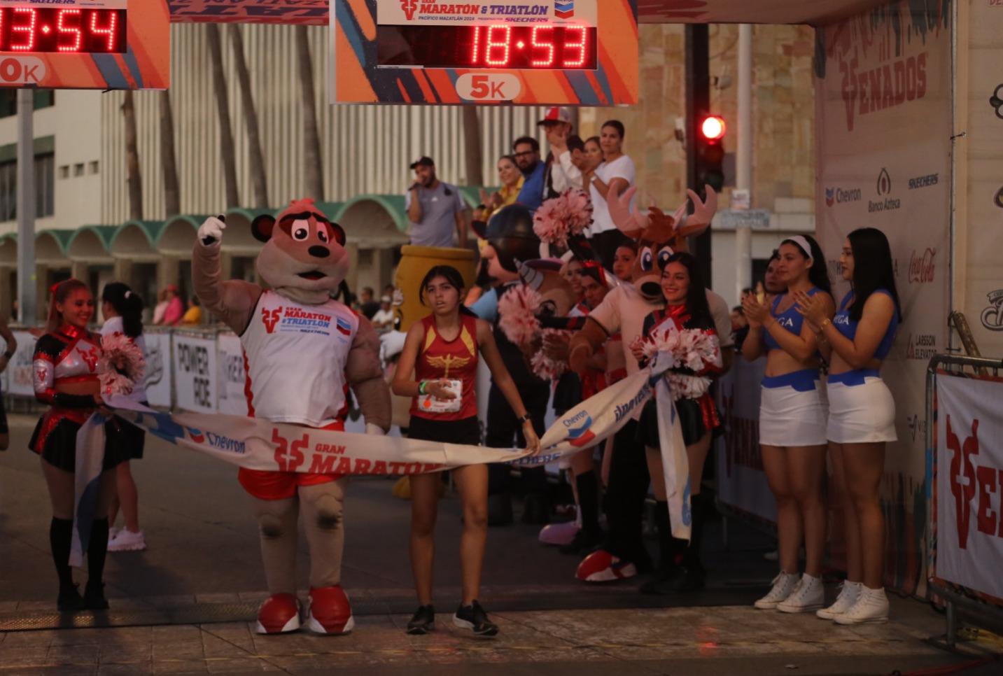 $!Luis Ricardo Jiménez y Martha Moreno reinan en los 10K del Maratón Pacífico 2024